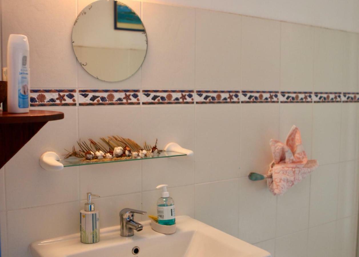 Bed & Breakfast - 6 Suites - Piscine Et Plage Pointe Faula Le Vauclin Exterior photo